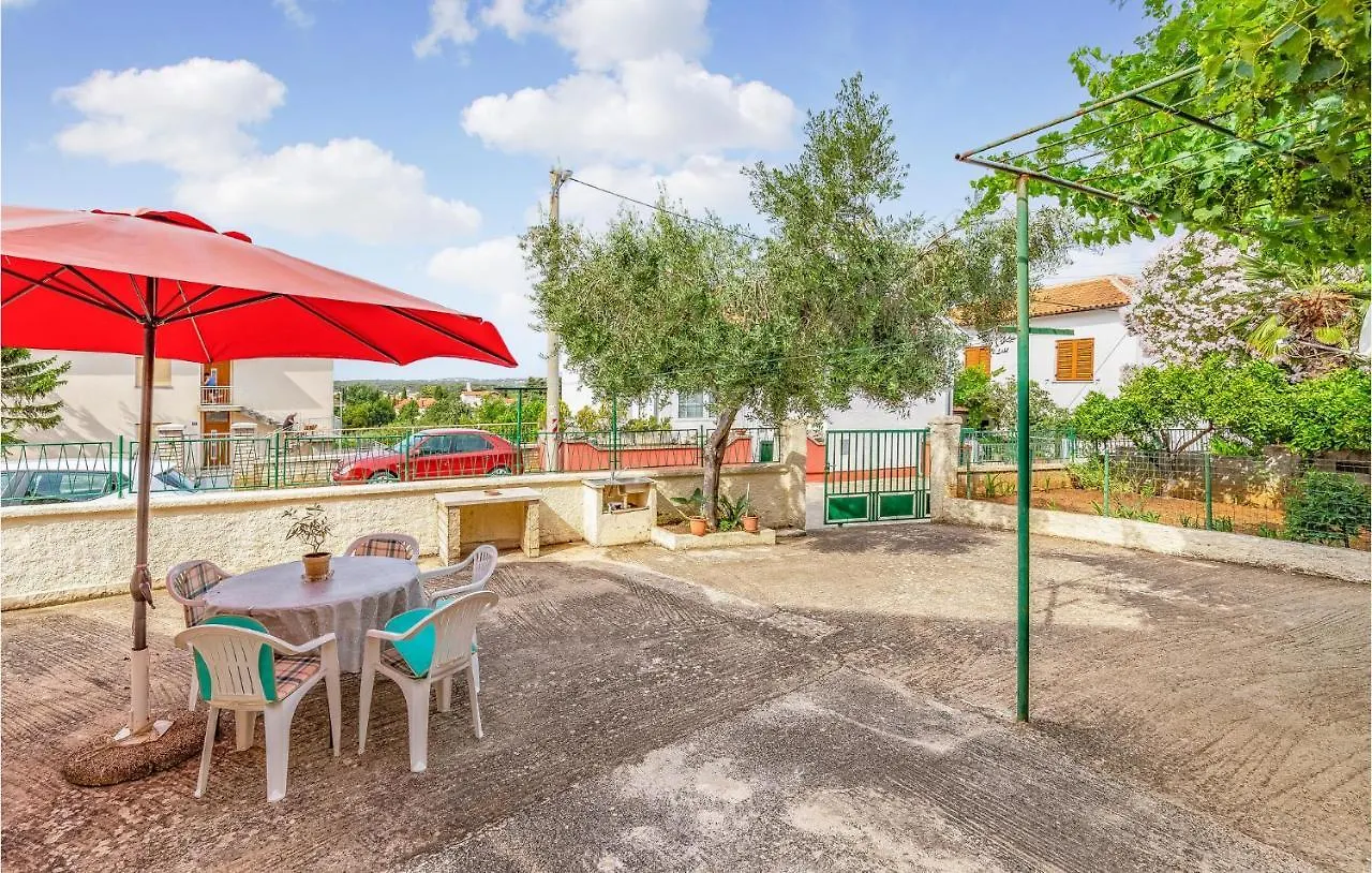 Nice Home In Medulin With Kitchen
